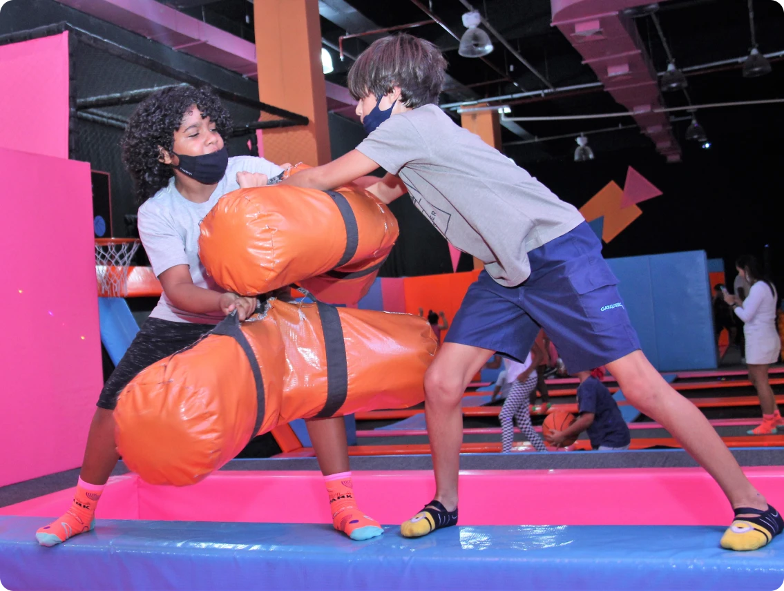 Bangu Shopping inaugura parque indoor de trampolim e escalada - Gazeta da  Semana